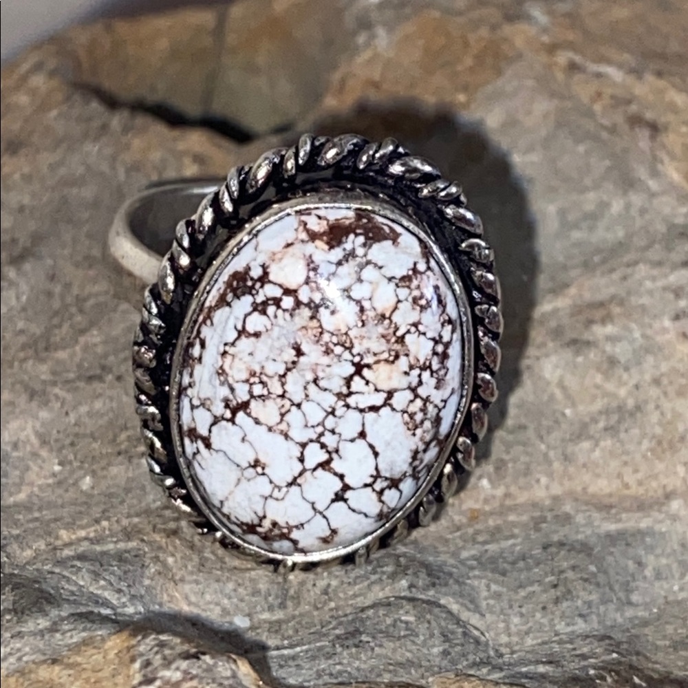 Vintage 925 Silver with White Buffalo Turquoise Stone Ring